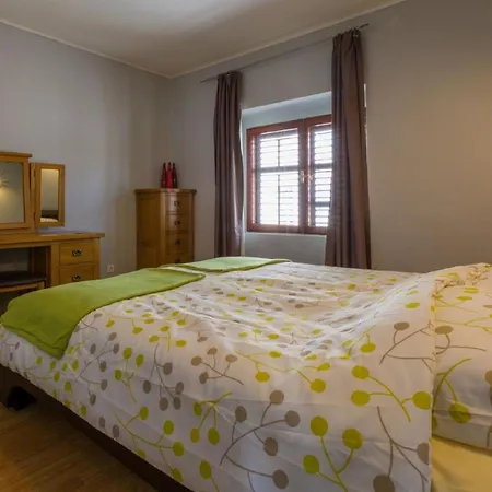Сasa de vacaciones In Birbir Near & Pool Bribir (Primorje-Gorski Kotar)