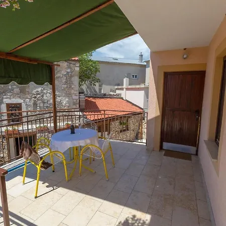 Сasa de vacaciones In Birbir Near & Pool *