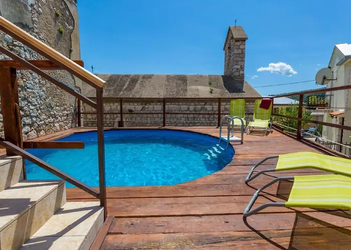 In Birbir Near & Pool Feriehus Bribir (Primorje-Gorski Kotar)