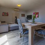 In Birbir Near & Pool Ferienhaus Bribir (Primorje-Gorski Kotar)